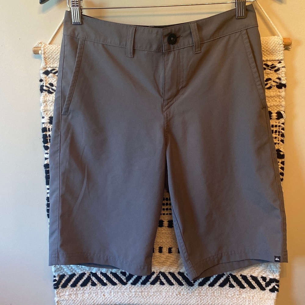Quicksilver amphibians Shorts hybrid shirt size 27 waist 27” golf athletics